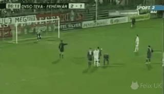 足球搞笑gif网友恶搞,足球搞笑过人集锦gif