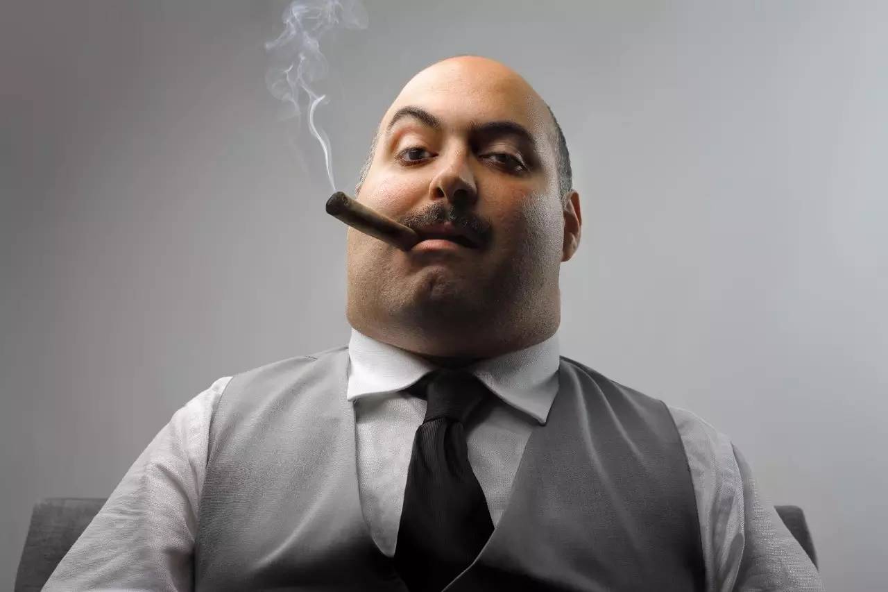 遇到自恋狂的人要怎么应对,遇到狂妄自大的老板要怎么办