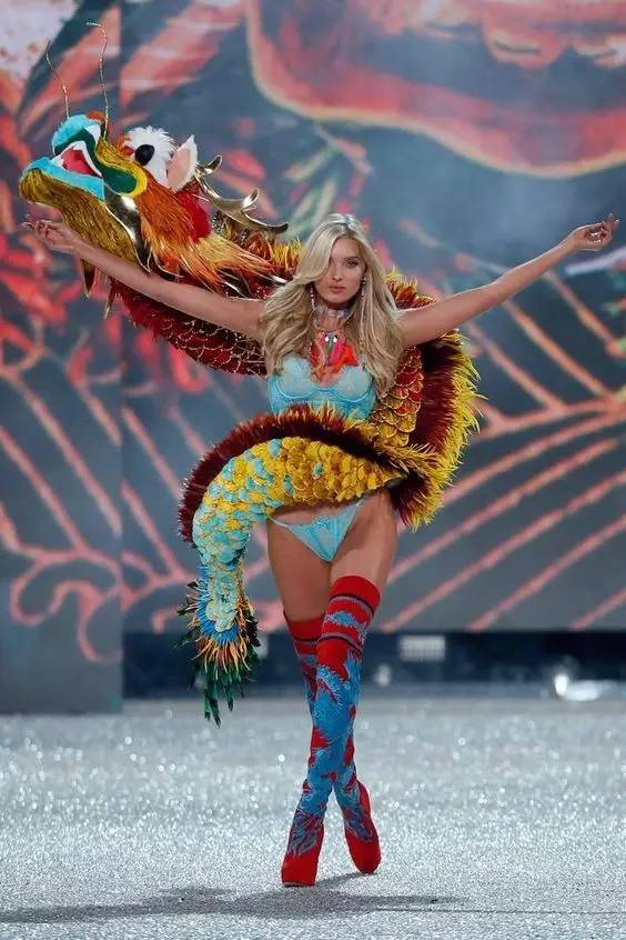 跟着最美的维秘,学做最丑的土鳖