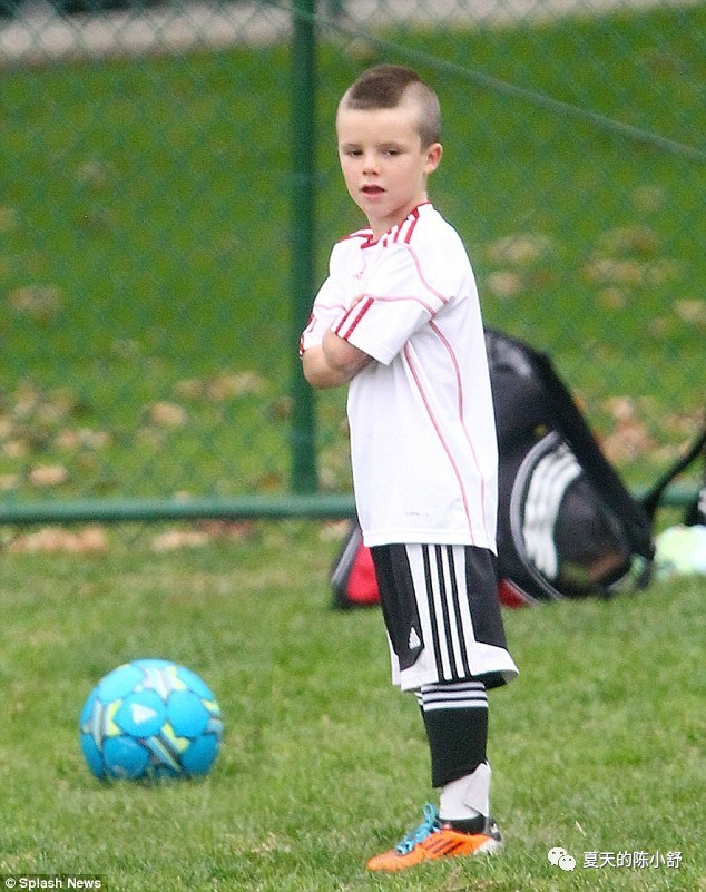 贝克汉姆的经典发型,贝克汉姆三个儿子颜值