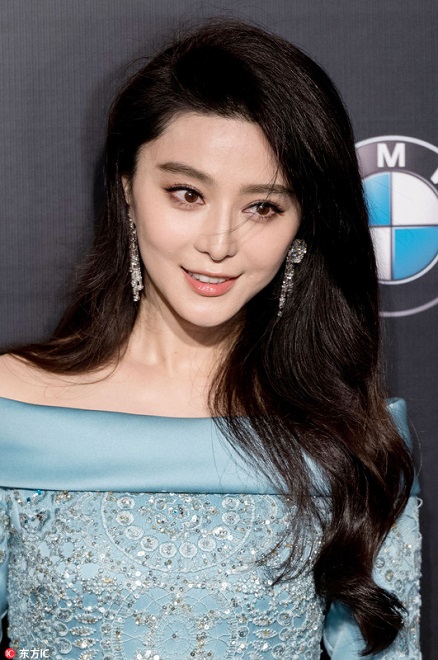 冰冰又封后灯光下底妆也要拒绝粗糙和斑驳