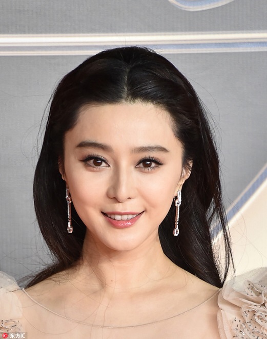 冰冰又封后灯光下底妆也要拒绝粗糙和斑驳