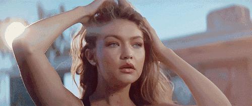 时髦精的秋日必备西装合集 (西装怎么穿才能时髦又优雅)