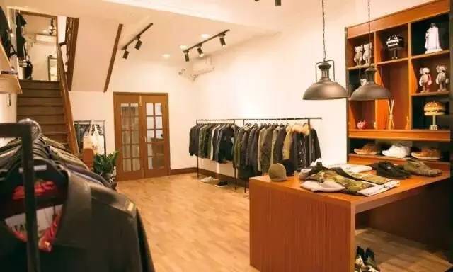 娼潵娼叮鏈嶉グ,娼潵娼叮绮惧搧绔ヨ姗辩獥