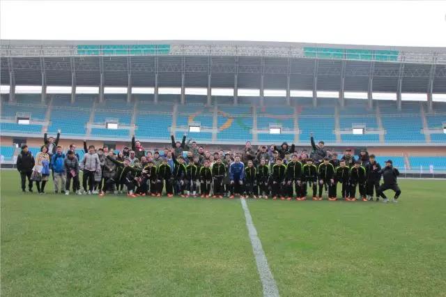 凤凰山东助力！临淄搭档《一起足球吧》开启首期真人秀