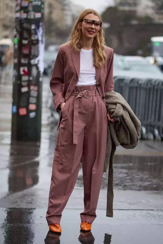 春天t恤最新款,春季t恤怎么穿比较好看