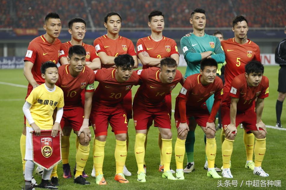 国足感动香港！港球迷：无归化球员中国队也能克强队！