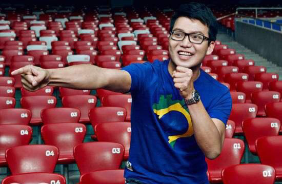 韩国球员懵了！中国球迷酒店门口放炮凌晨两点十分钟放一次