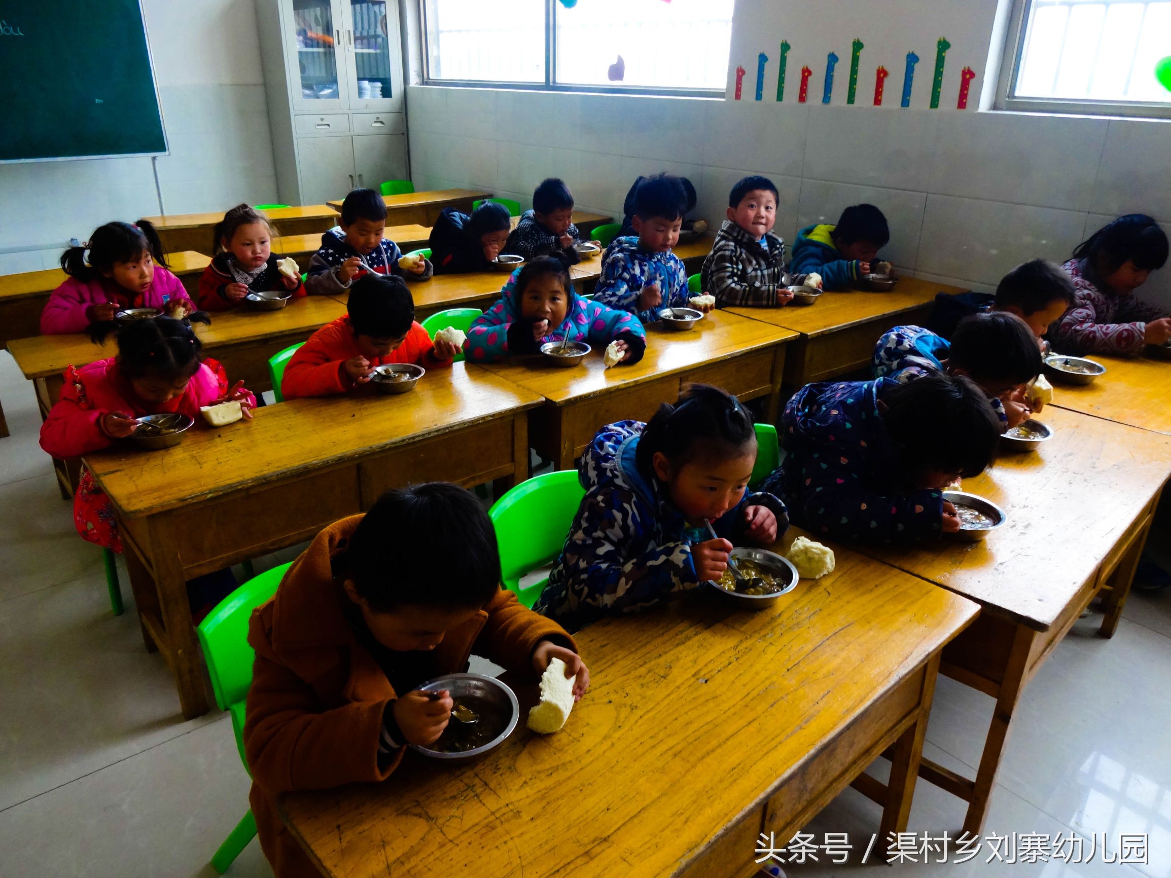 孩子每天在刘寨幼儿园吃什么呢？·孩子成长日记第二期