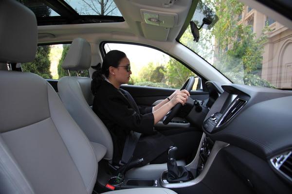 宋楠:甩开套路试驾1.3T北汽幻速S5