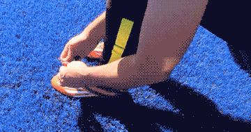 战靴怎么把鞋带系在里面,球鞋怎么绑鞋带好看