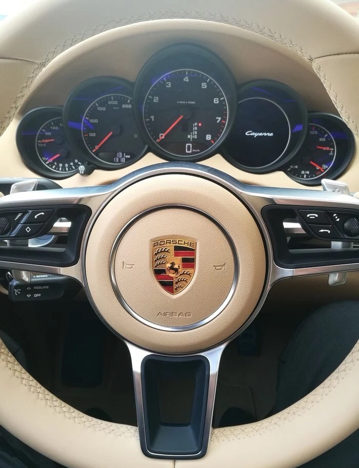 100万卡宴值不值得买,100万预算保时捷买哪款好