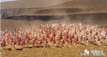 千里的雷声万里的闪意思,千里的雷声万里的闪下一句