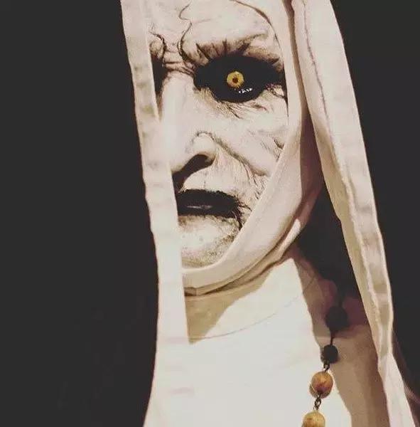 道恩强森和杰森斯坦森红色通缉令,杰森斯坦森宇宙追缉令