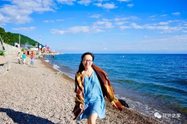 这个单身姑娘一个人一台车一年行走二十多个国家