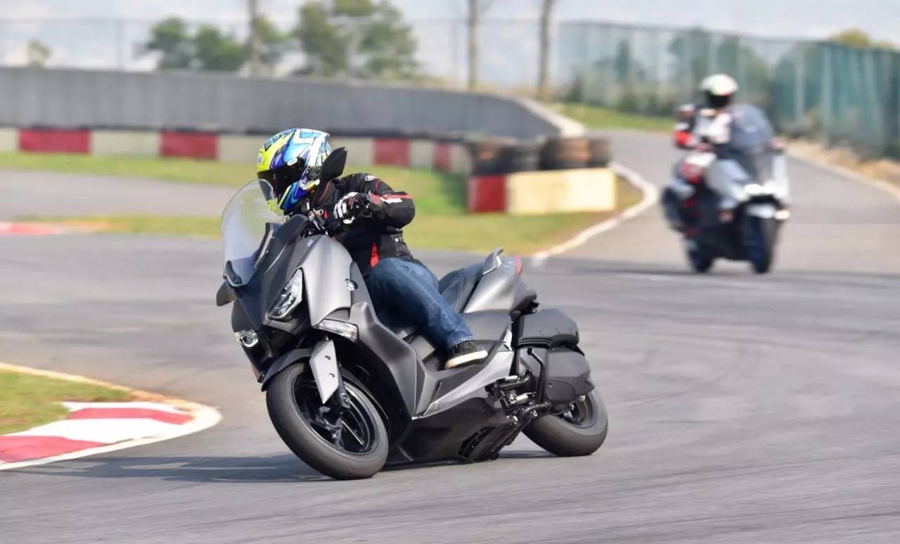 雅马哈踏板摩托车300cc,雅马哈xmax300踏板车国内大贸店