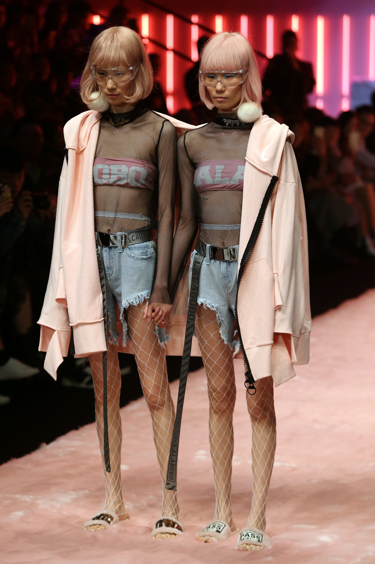 lalabobo澶忓鏂版濂楄,lalabobo鏃惰