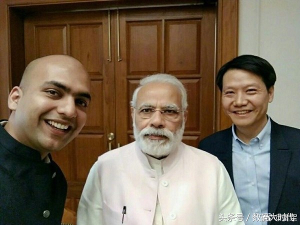 小米在印度太火，雷军与印度总理自拍用的就是这款小米手机