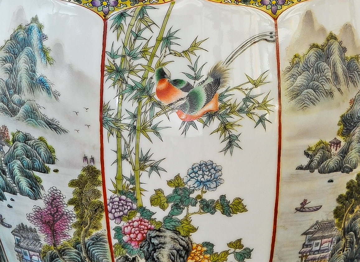 乾隆粉彩开光花卉八方笔筒,乾隆御制黄地粉彩花鸟六方瓶