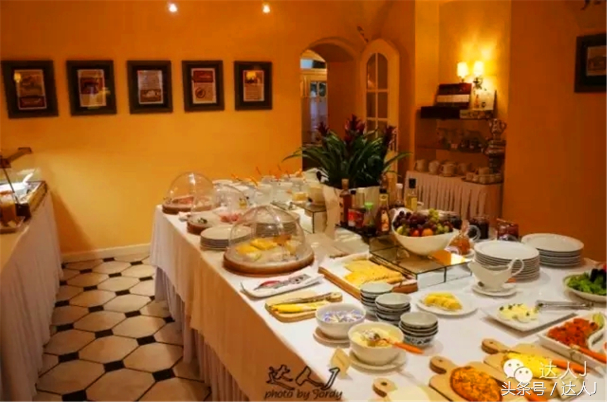 猜猜哪个国家连刺猬都有路牌？