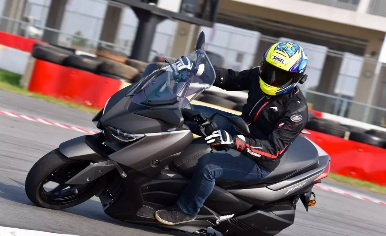 雅马哈踏板摩托车300cc,雅马哈xmax300踏板车国内大贸店