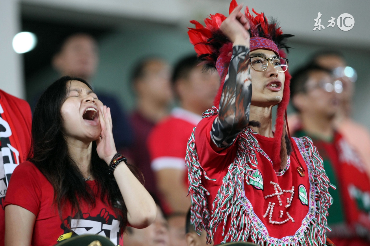 中超比赛女球迷,中超女球迷现场直播