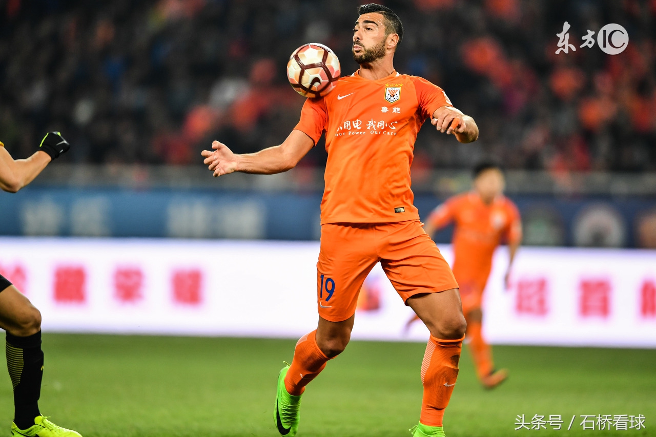 佩莱：他是外援前锋，场上不进球，还有人点赞？