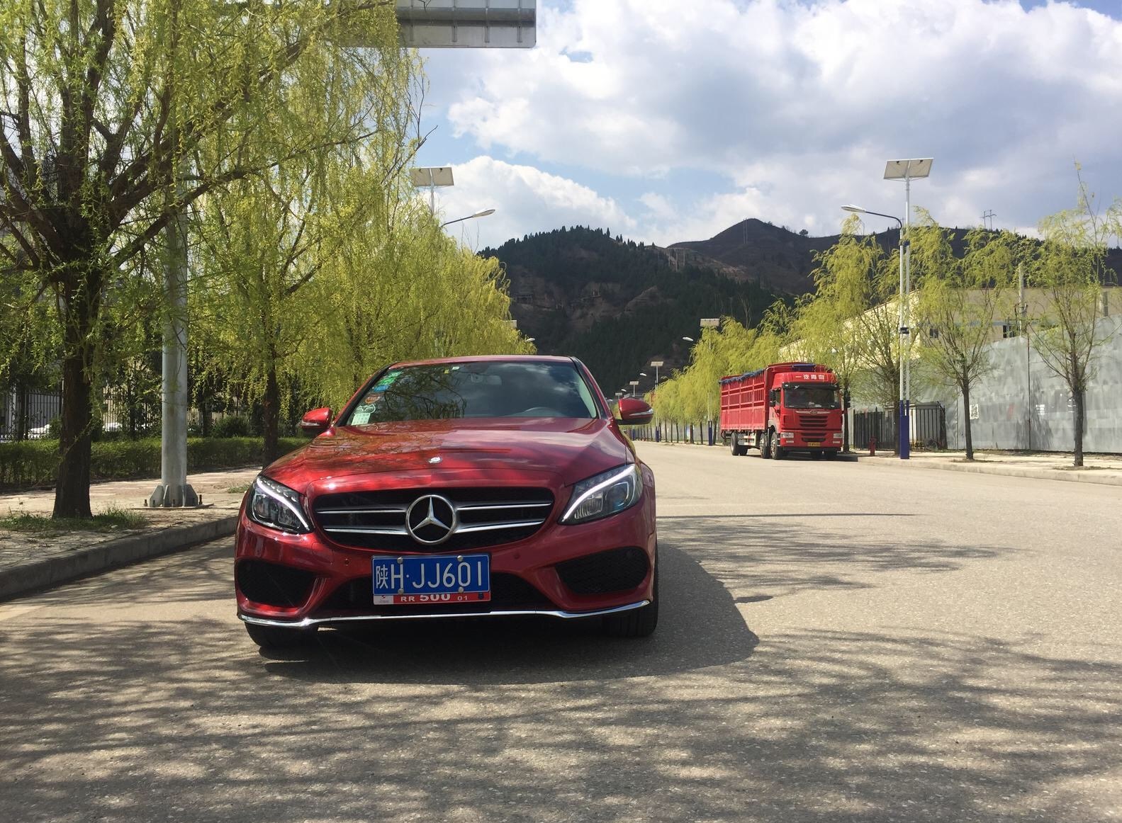 红色奔驰c级180老款,奔驰c180l是什么级别