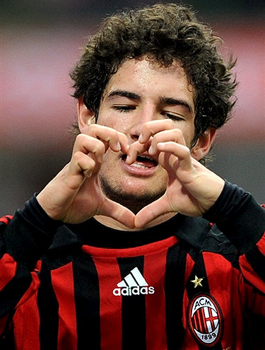 进球庆祝动作自创推荐,进球后超帅庆祝动作怎么做