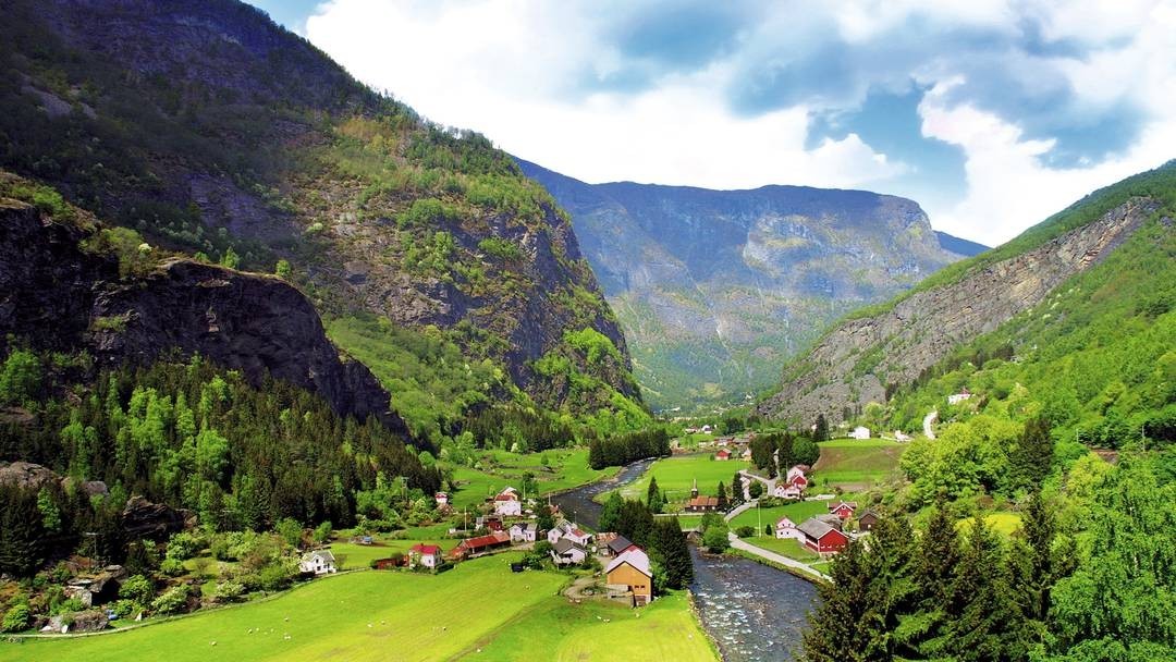挪威夏日岛旅游攻略,去挪威看峡湾