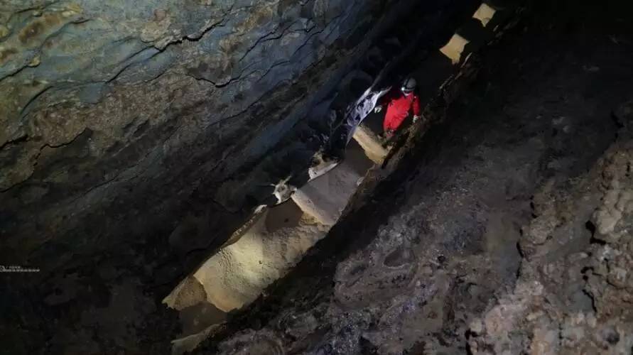 城报｜震惊！东兰发现了一个巨大的“黑色眼睛”，中外科考队惊讶不已