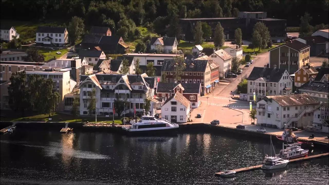 挪威夏日岛旅游攻略,去挪威看峡湾