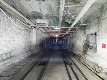 被卡站台,车站被堵