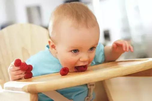 黄金急救方法,宝宝吞下异物的急救方法