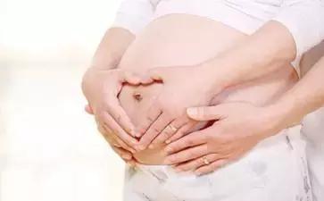 育儿宝典大全,孕妇羊水过多是怎么造成的