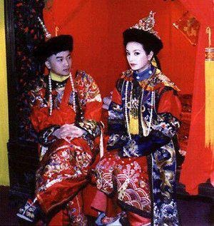 林心如老佛爷,让老佛爷躺在地上合照