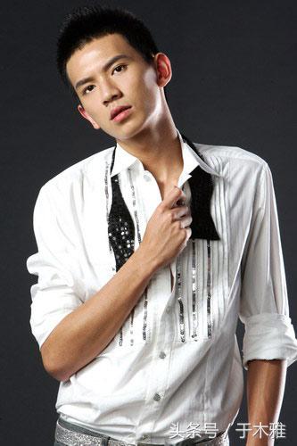 三个铠甲召唤人都怎么样了,五大铠甲勇士召唤人现在咋样了