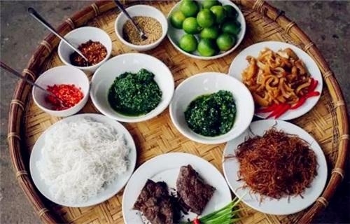 腾冲泼水节攻略,腾冲龙川泼水节