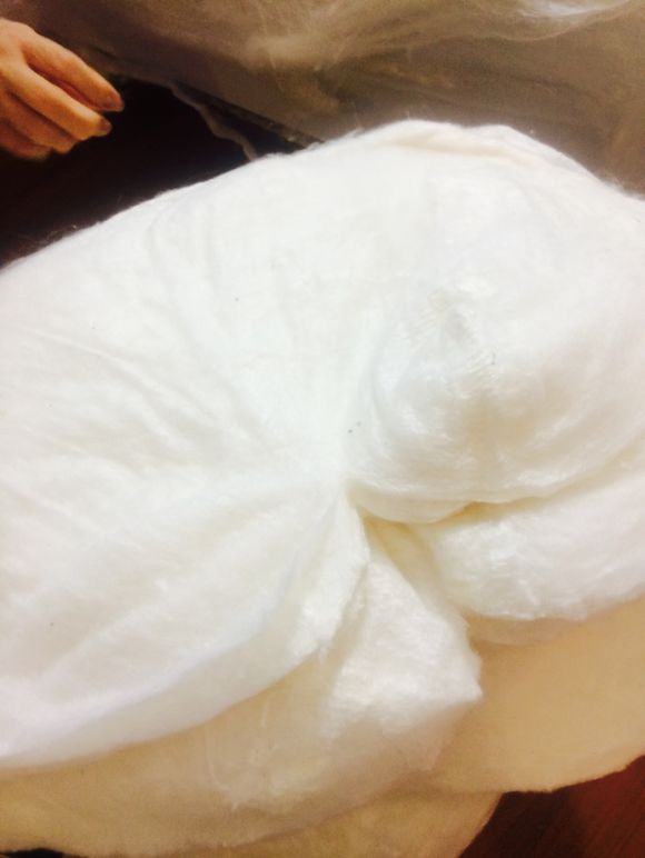 蚕丝被真的很好吗，老人盖蚕丝被有什么益处？