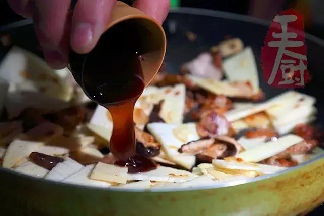 肉香笋鲜的春笋炒五花肉,鲜笋炒五花肉的图片