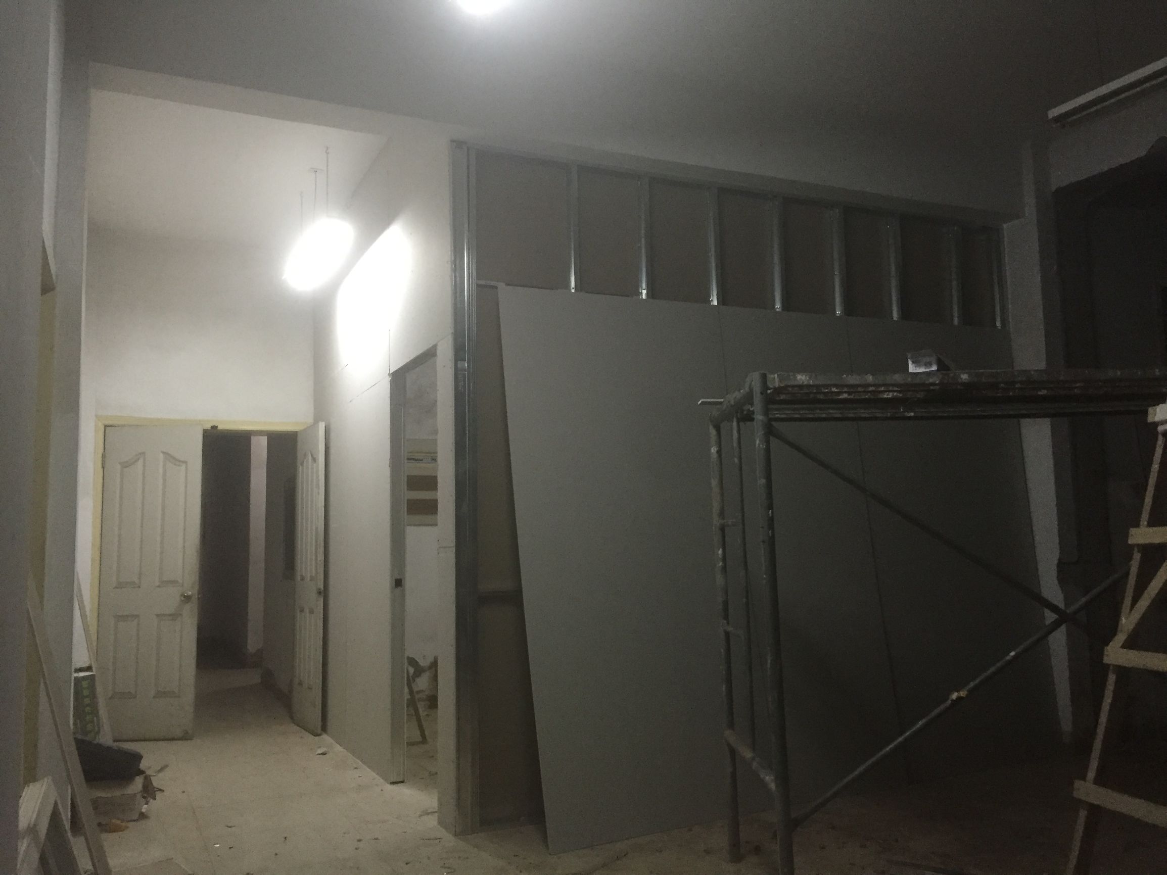 简单吊顶一般几天完成,地面170平方吊顶工费多少钱