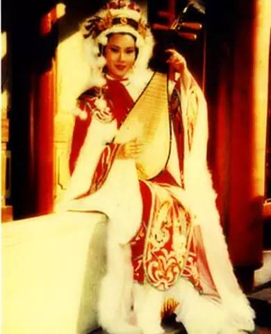 她是TVB神剧里的蛇蝎美人,烈焰焚情,酣畅复仇