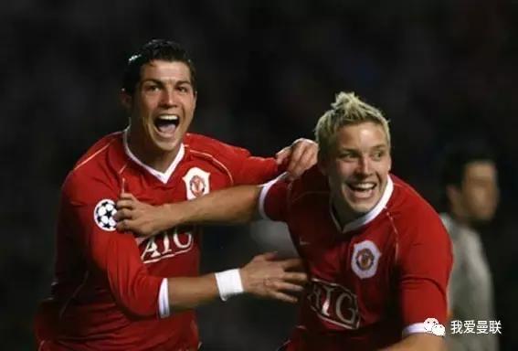 他拒绝亲吻曼联队徽，却为红魔断腿流血从不后悔！这才是真斗士