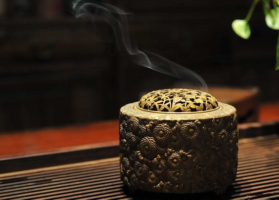 故事：一味渡魂香，三个痴心人，生死纠缠孰是孰非，你会怎么选择