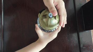 如何解决孩子不会用杯子喝水,孩子不爱喝水买什么样的杯子