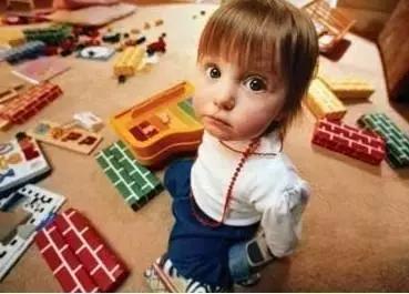 怎么对付小孩发脾气,教你怎么对付小孩子