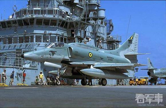 足球王国的第二艘航母，比中国整整早了17年