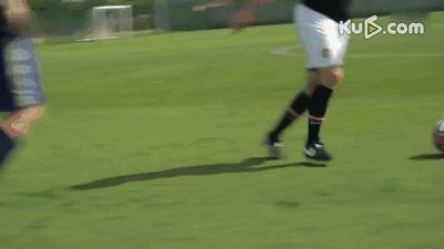 足球过人教学c罗扣球,足球虚晃扣球过人