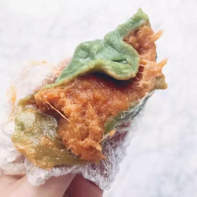 清明必来一口软软糯糯的青团,清明节肉松蛋黄青团