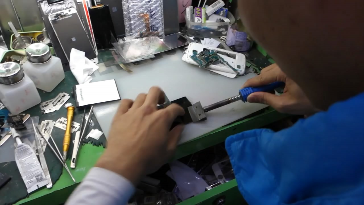 可怕的华强北！小哥花2000元组装苹果6s，零件全是淘来的